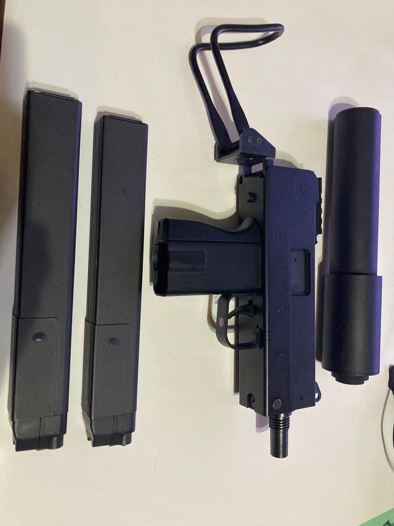 東京マルイ電動ガンMAC10 マガジン2本付き