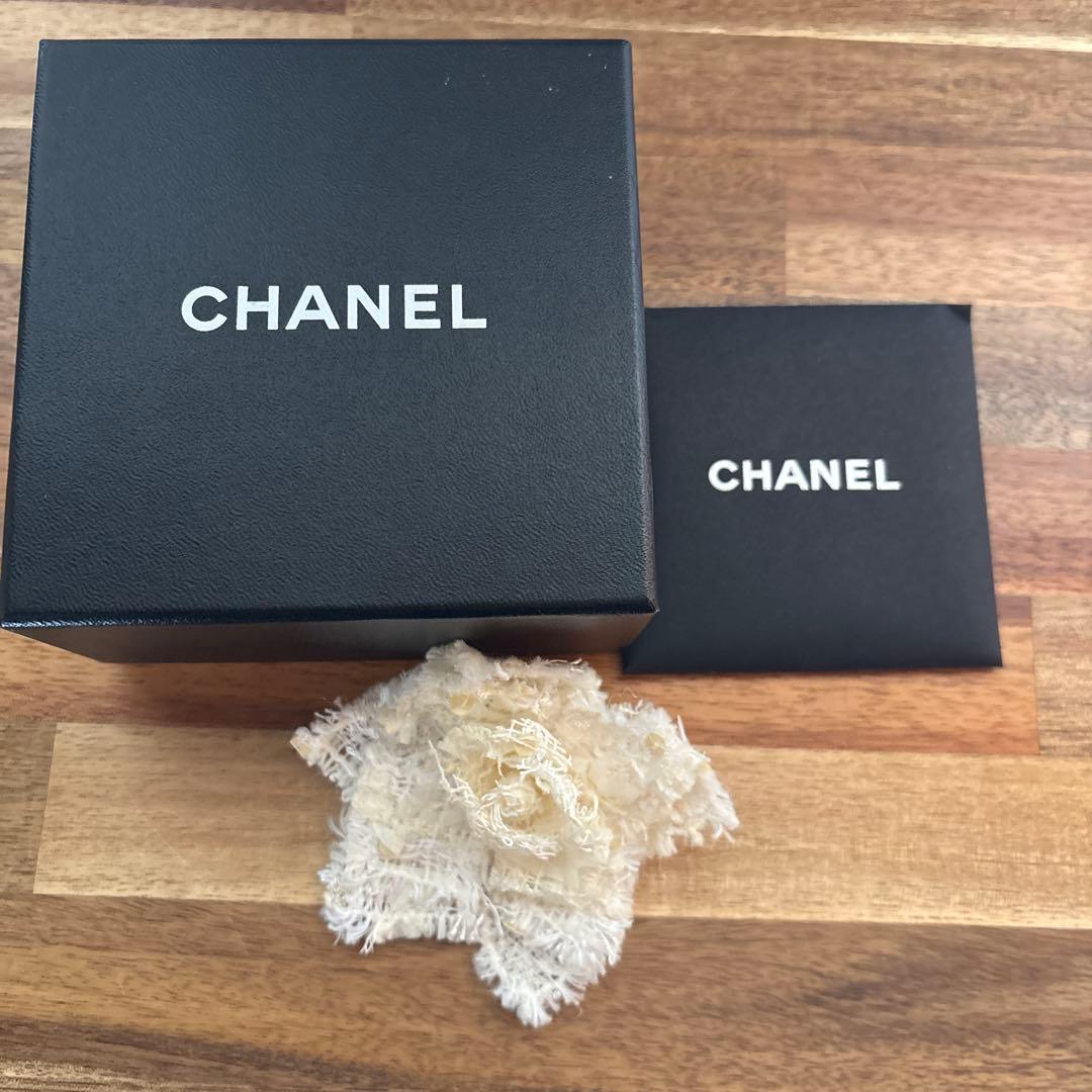 CHANEL ホワイト フラワーコサージュ 卒業式 入学式に