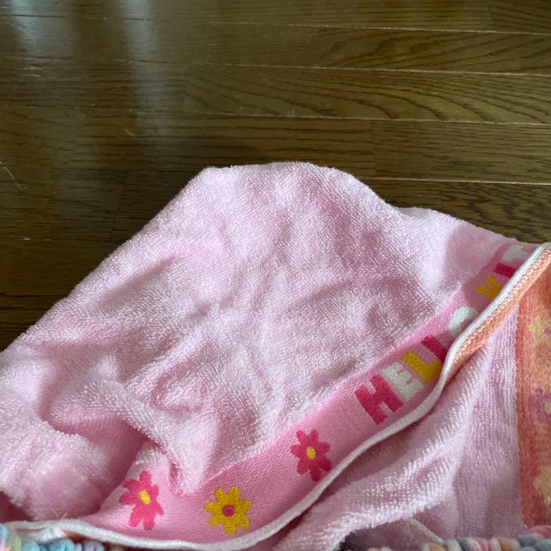 サンリオハローキティ プールロールタオル フード付き　カオハナ　レトロ
