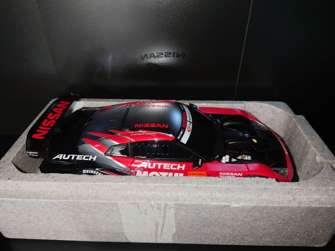 ミニカー 1/18 autoart r35 Xanavi 2008 SUPER GT