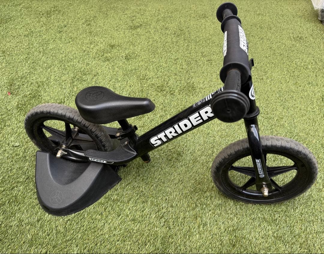 さゆみん ストライダースポーツ ブラック12インチ 純正スタンド付き