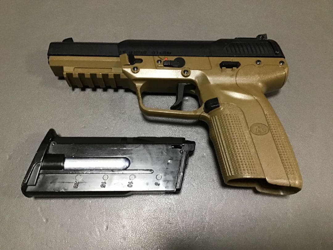 マルシン FN 5-7 FDE CO2ガスガン 予備CO2マガジン付き