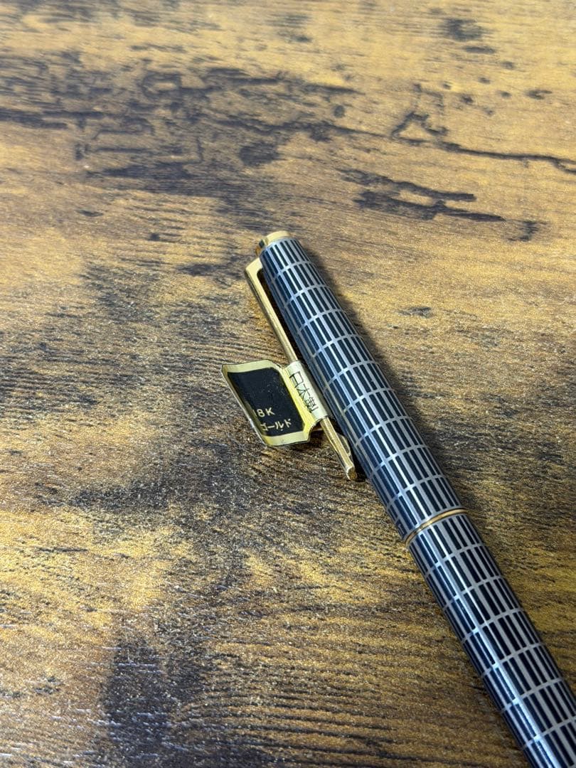 新品未使用　1976年製　18金　ゴールド　蝕刻　パイロット　万年筆　細字