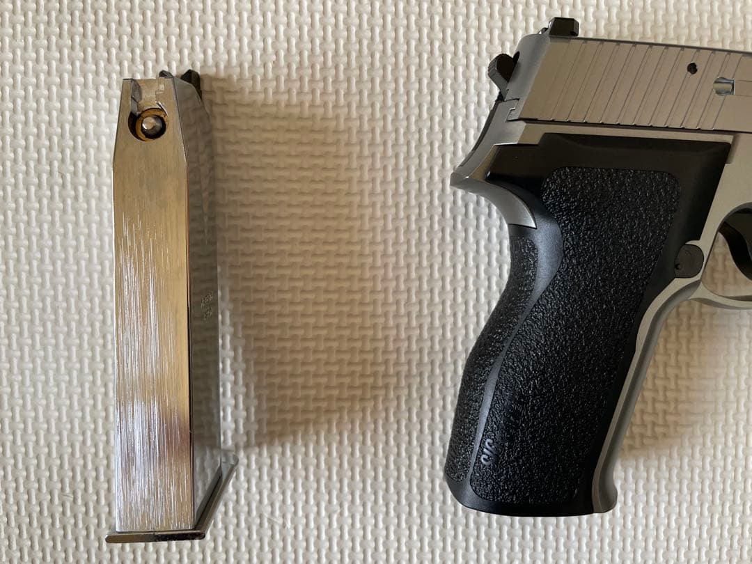 東京マルイ SIG SAUER P226 E2 ステンレスモデル 2マグ付 他
