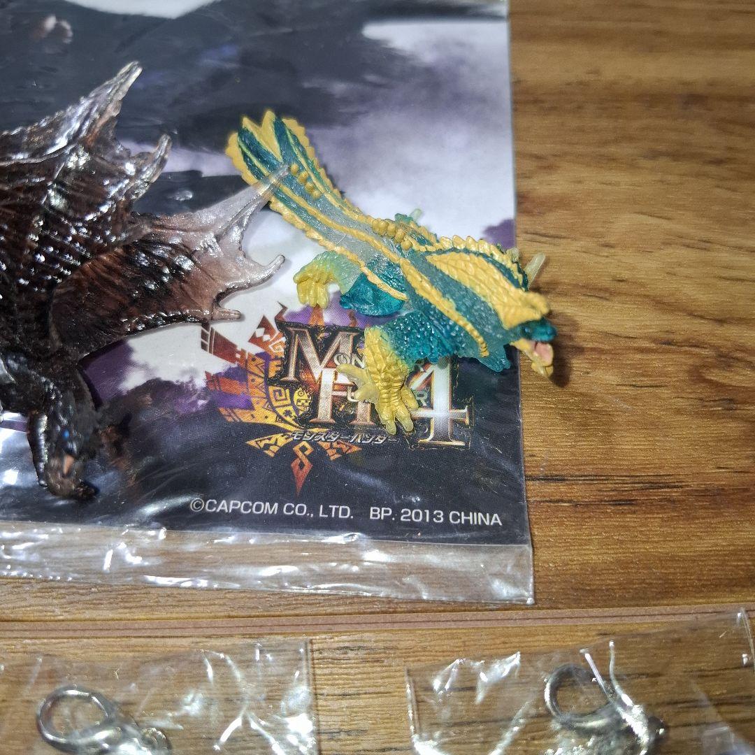 モンスターハンターMONSTERHUNTER メタルチャームキーホルダーフィギア