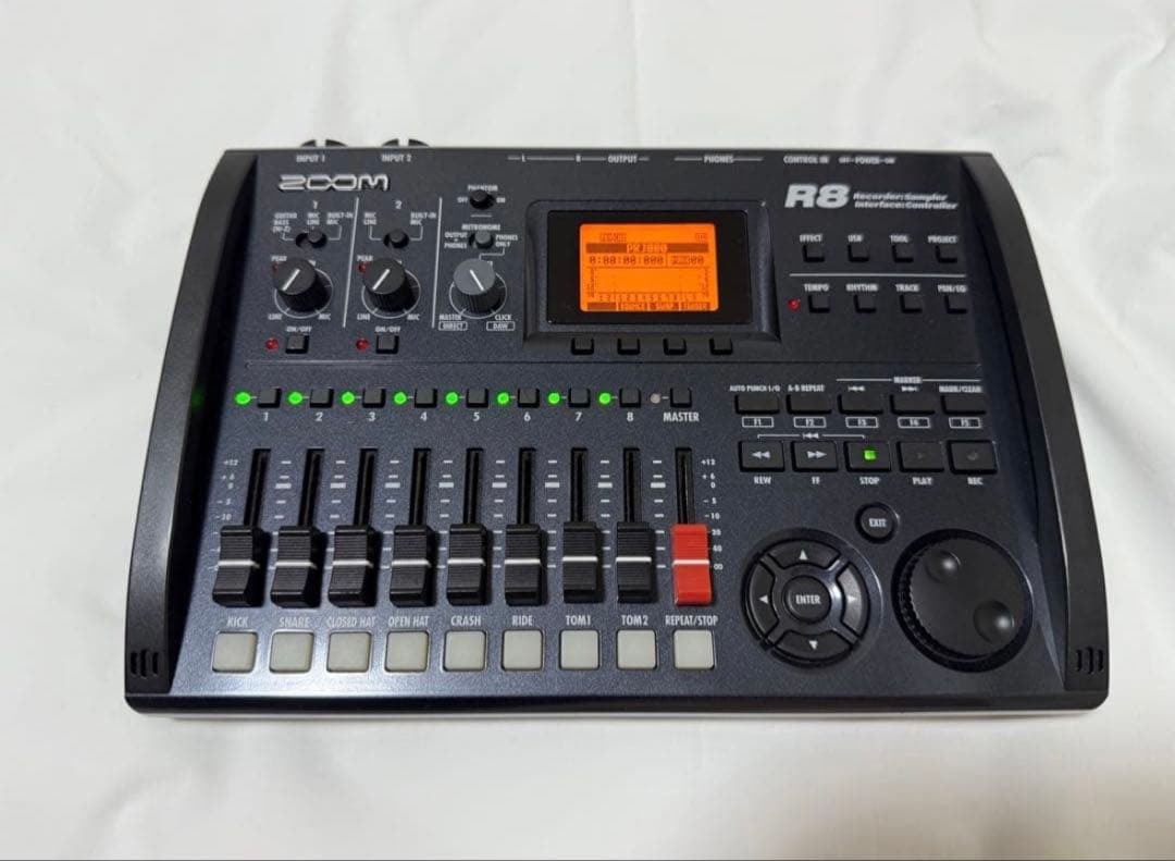 ZOOM R8 マルチトラックレコーダー　 SDカード付き32GB