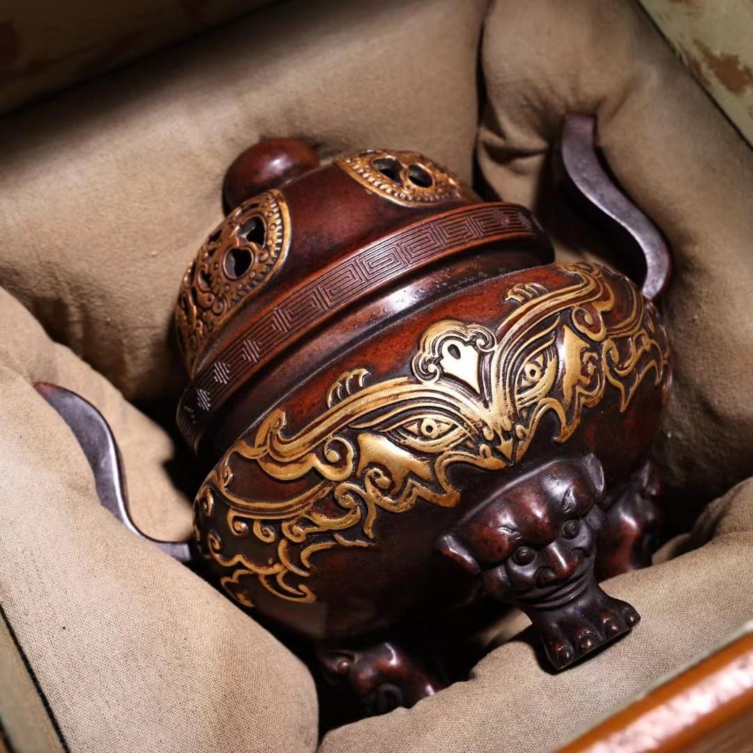 中国古美術・旧蔵鏨刻鎏金の獣面熏香炉・純赤銅