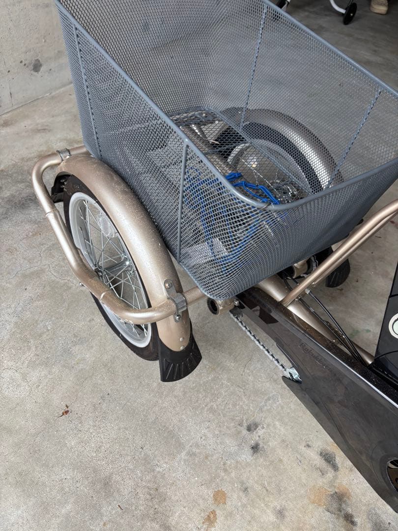 電動アシスト三輪車 シルバー系　中古