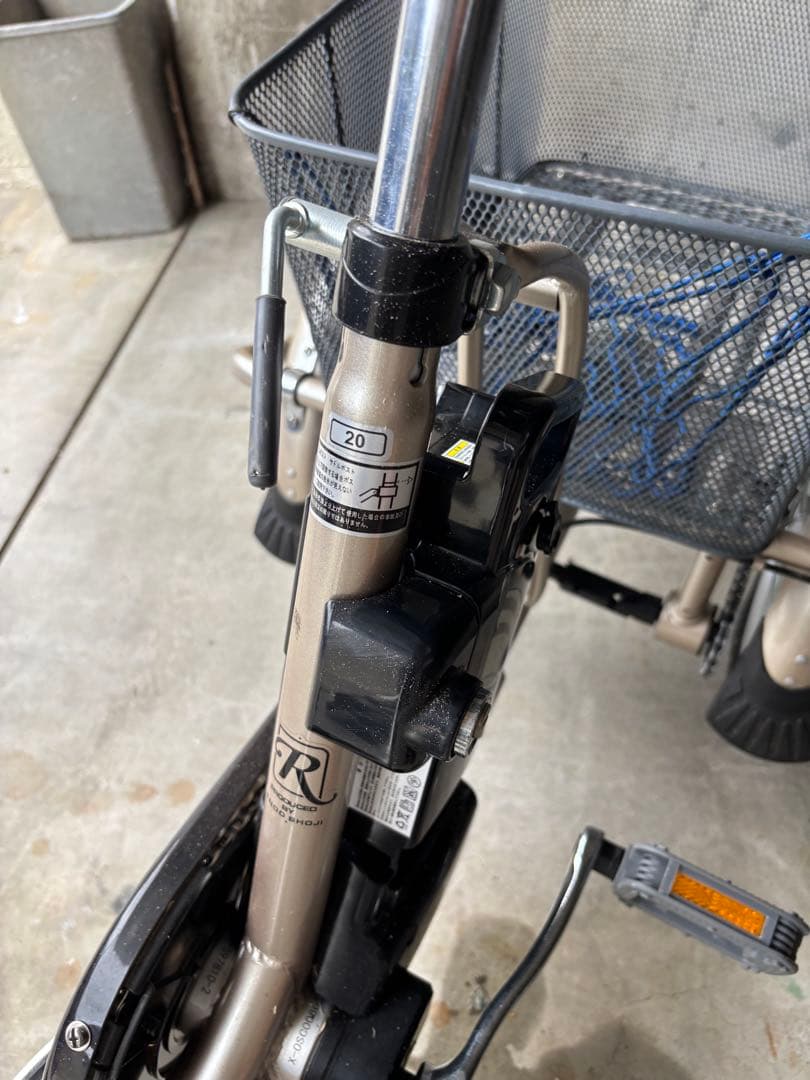 電動アシスト三輪車 シルバー系　中古