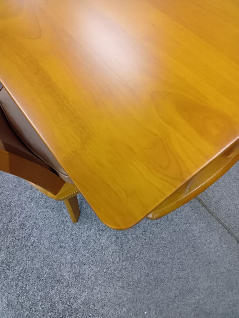 ダイニングテーブル 天板は天然木