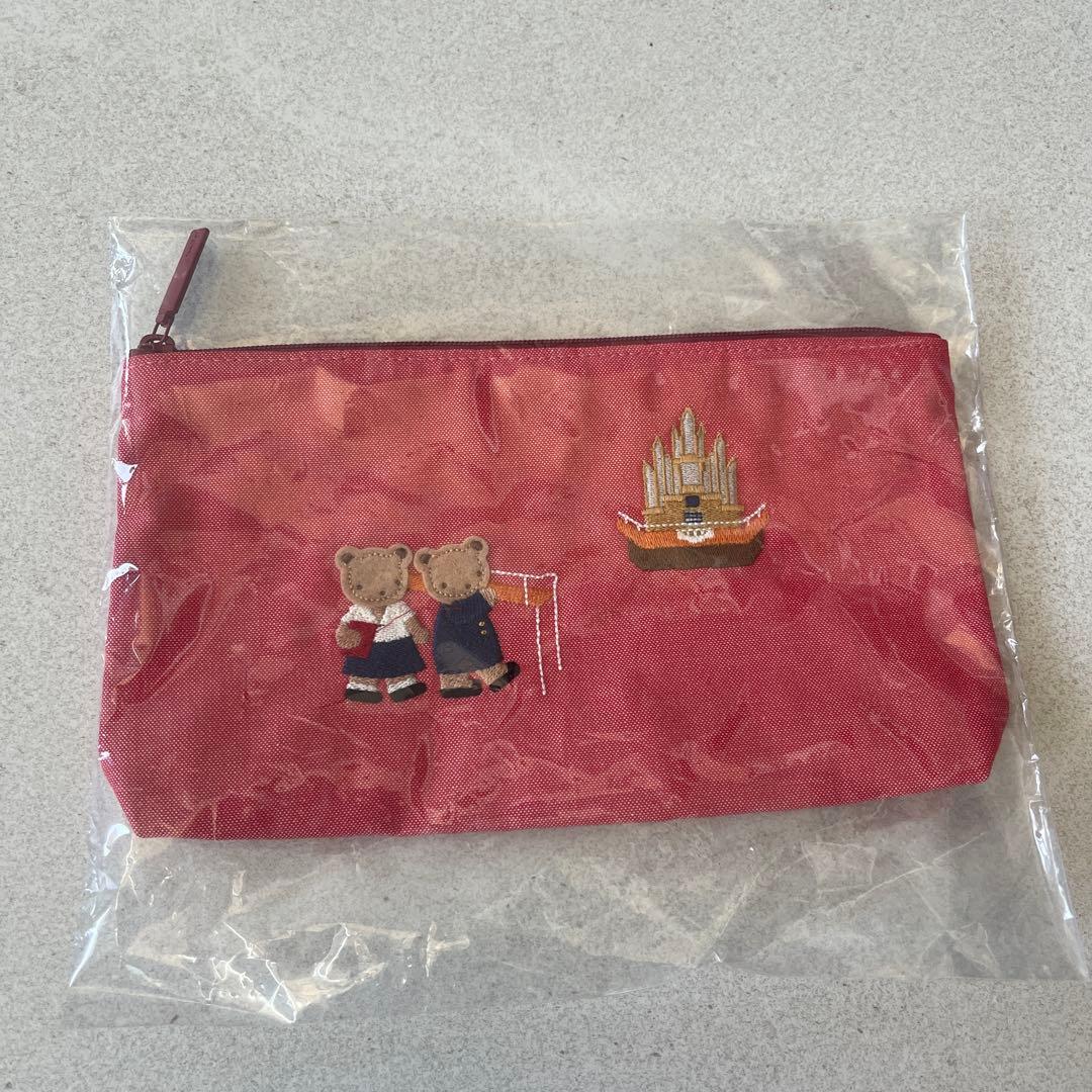 【新品未使用希少品】familiar✖️甲南女子学園　ポーチ 新品未使用希少品】familiar✖️甲南女子学園 ポーチ