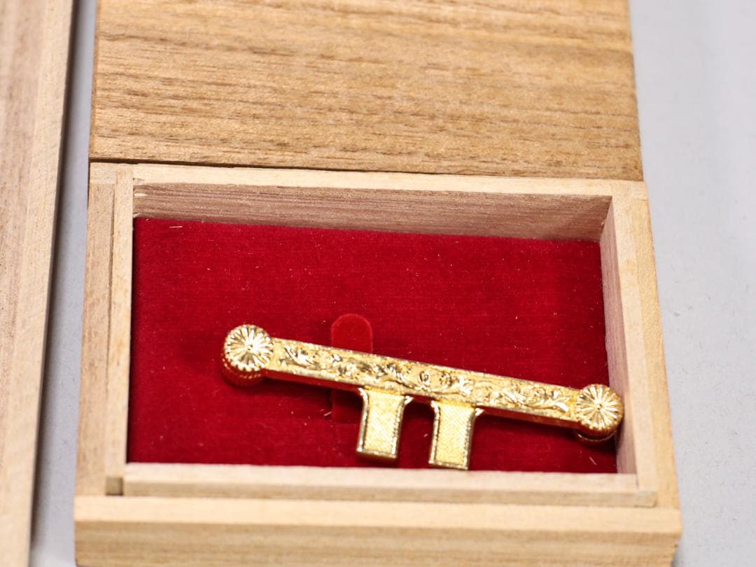 額装品 勲五等瑞宝章 勲章 内閣総理大臣 小泉純一郎 装飾品 タイピン