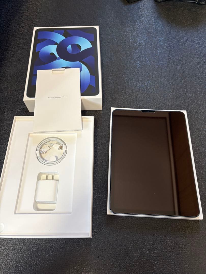 値下げました iPad Air 5 Wi-Fi 64GB ブルー 純正カバー付き