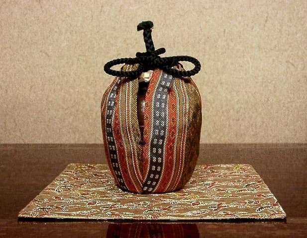 高取焼　元永彰一作　肩衝　茶入　無傷　共箱　茶入　古物。