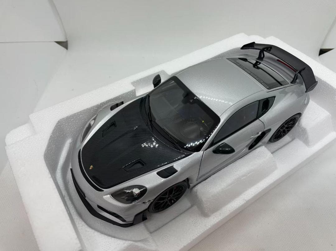 304-050 ノレブ 1/18 ポルシェ Cayman GT4 RS 2023