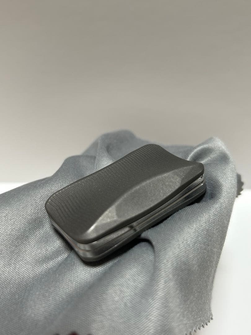 MAGNUS Sweep Titanium Stonewash フィジェット