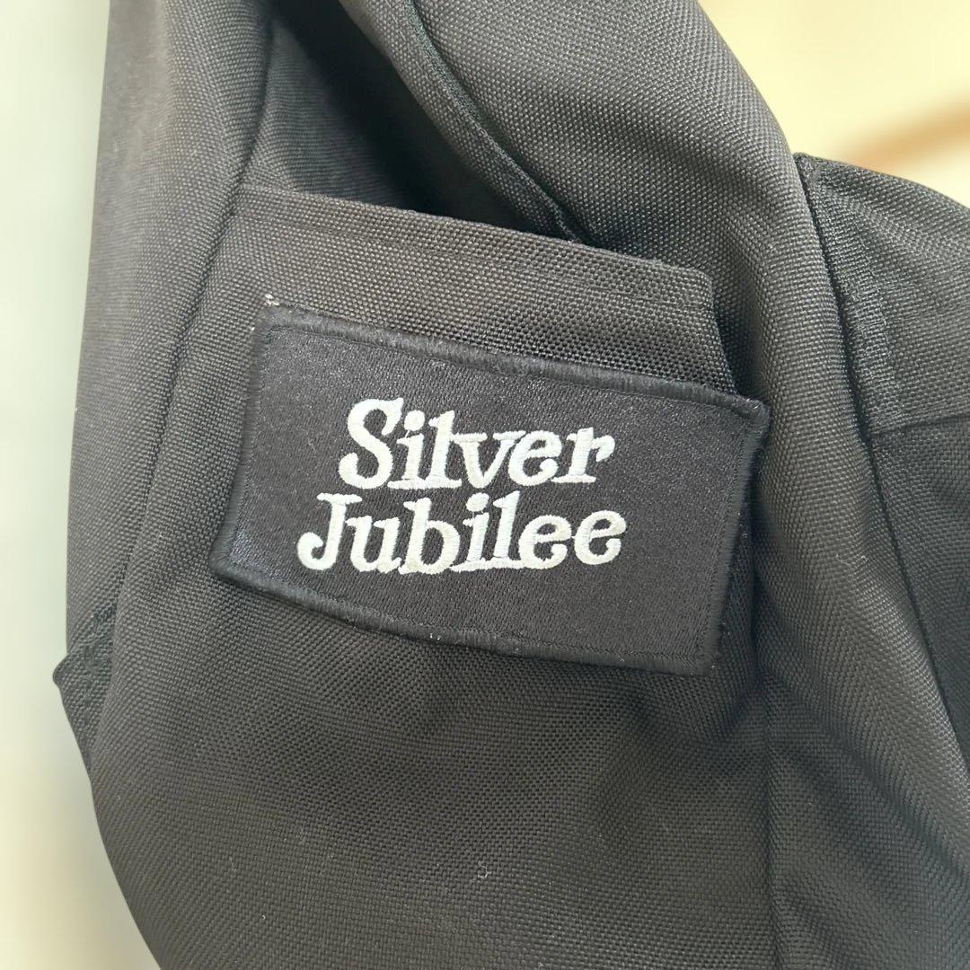 BUMP OF CHICKEN 黒バックパック silver Jubileeの通販はau PAY