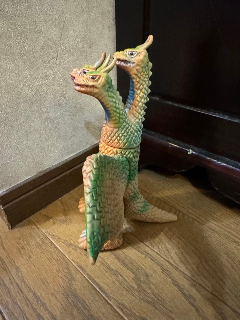 ゴジラ　キングギドラ　フィギュア　片腕無し