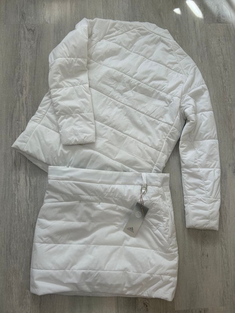 新品　Mサイズ　アディダスゴルフ　中綿　ジャケットスカートセットアップ