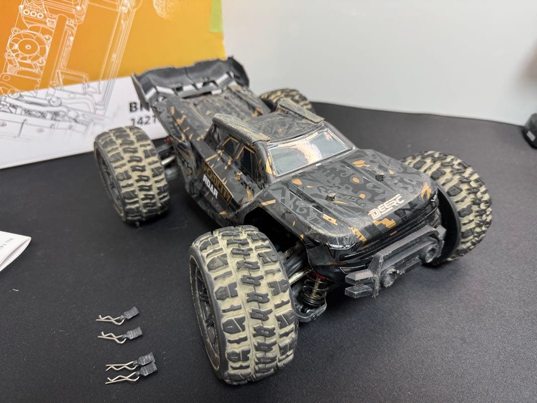 DEERC 14210 ブラシレスRCカー 1/14 時速76km/h