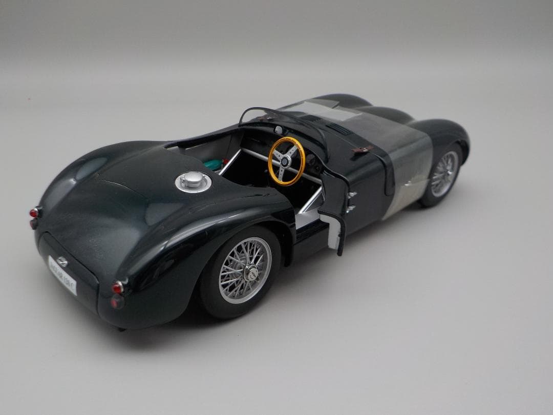 AutoArt 　Jagur C-type 18分の1サイズ