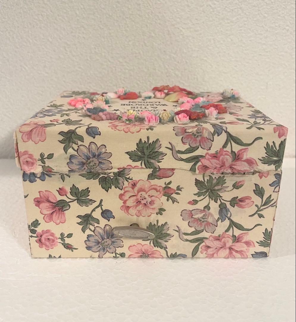 【レア】 THE MAGPIE & THE WARDROBEオルゴール付きBOX