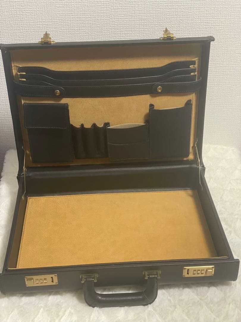 【激レア】COACH コーチ 黒 レザー アタッシュケース ダイヤルロック 鍵付