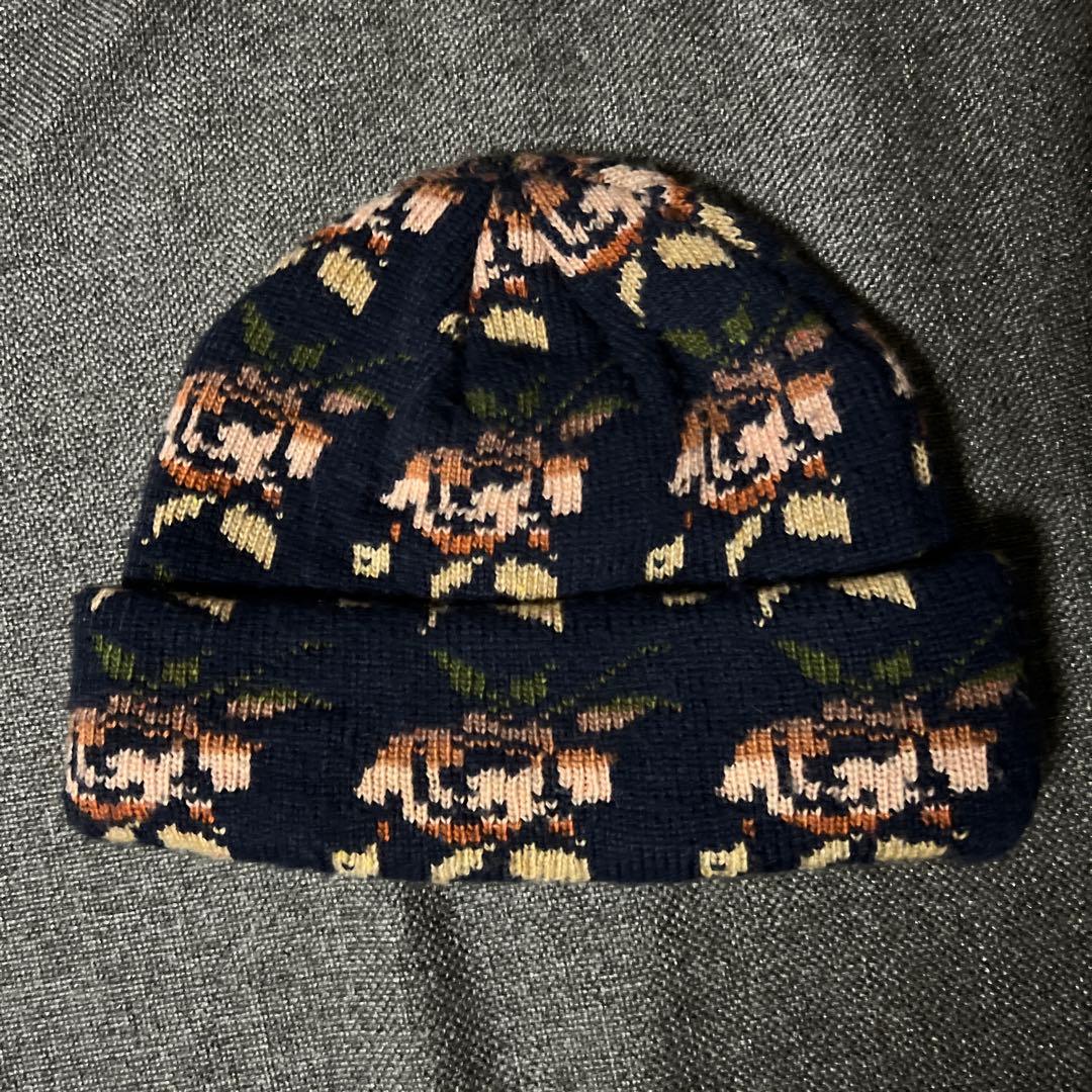 Supreme 花柄 ニット帽 - メルカリ