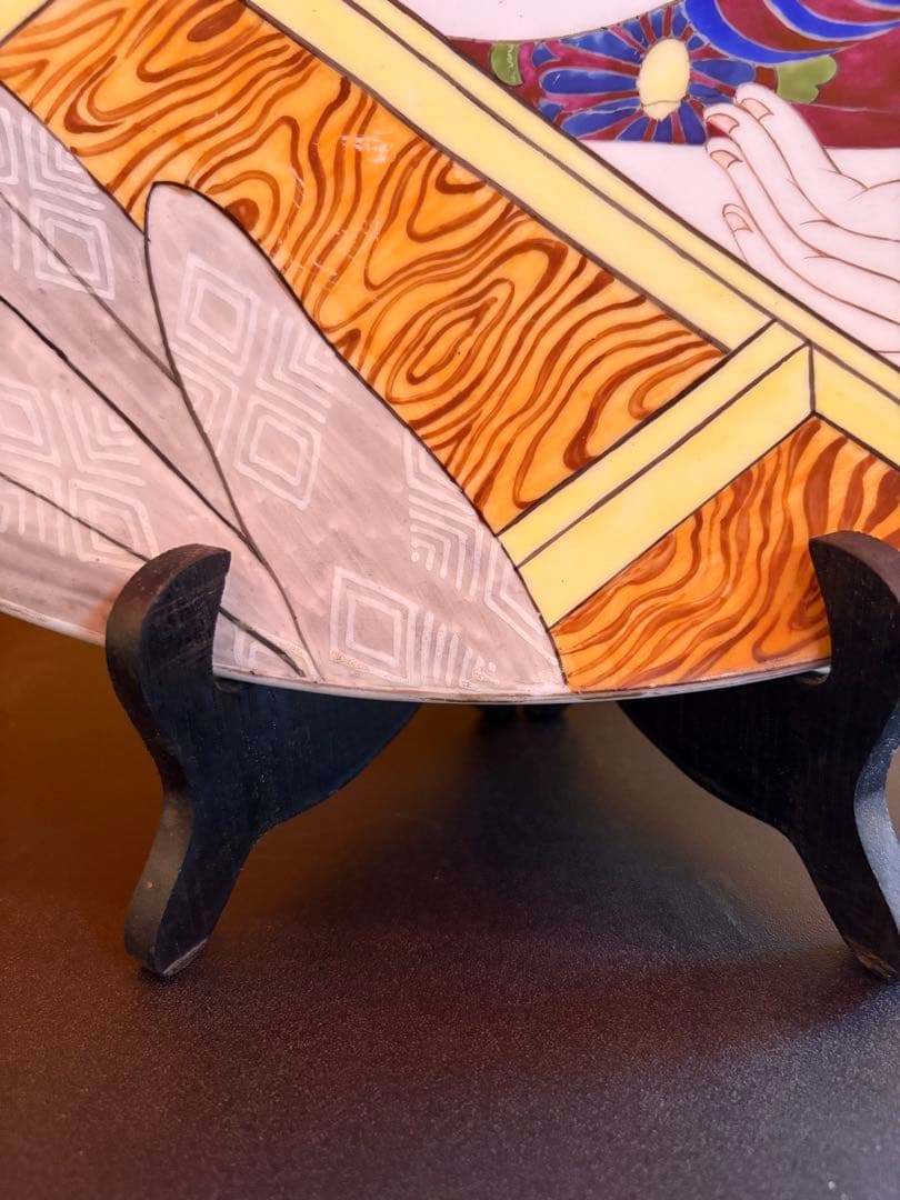 大皿　女性が描かれた大きな飾り皿