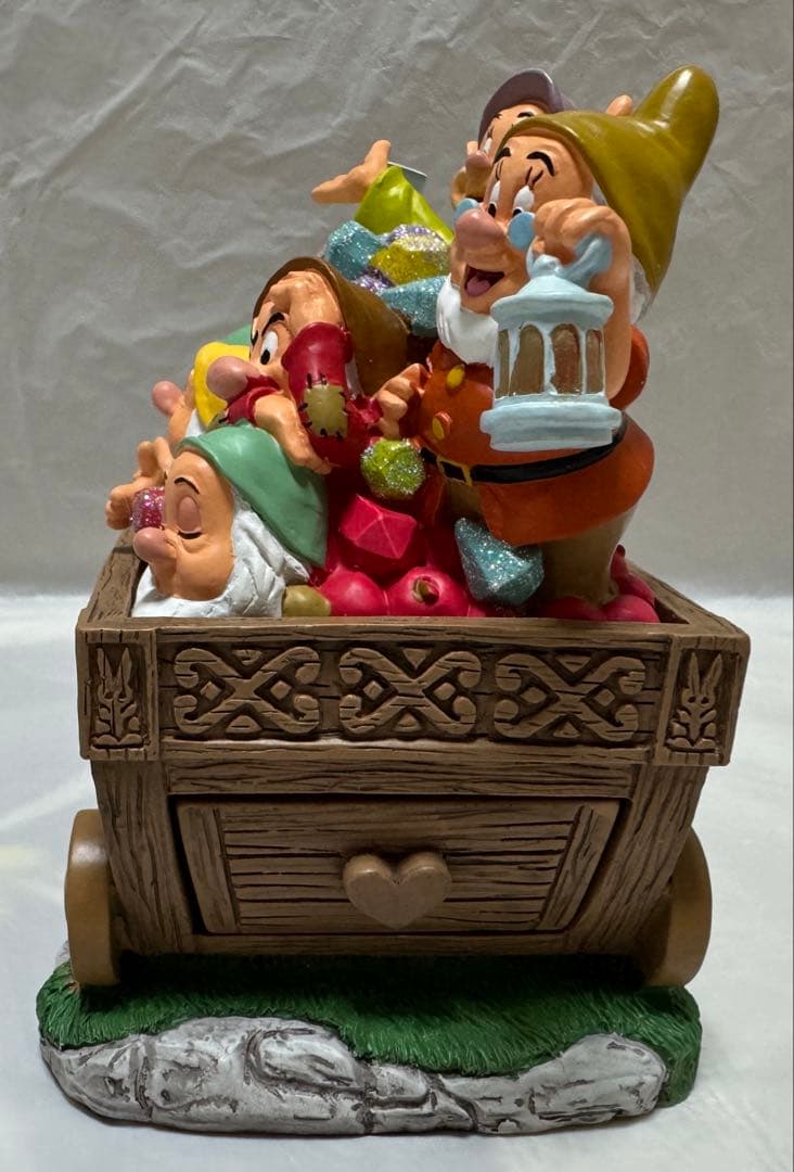 ディズニーストア 白雪姫 7人の小人＆トロッコ ジュエリースタンド