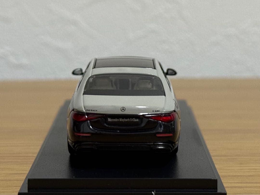 メルセデス マイバッハ Sクラス 1/64 ALMOST REAL ARbox