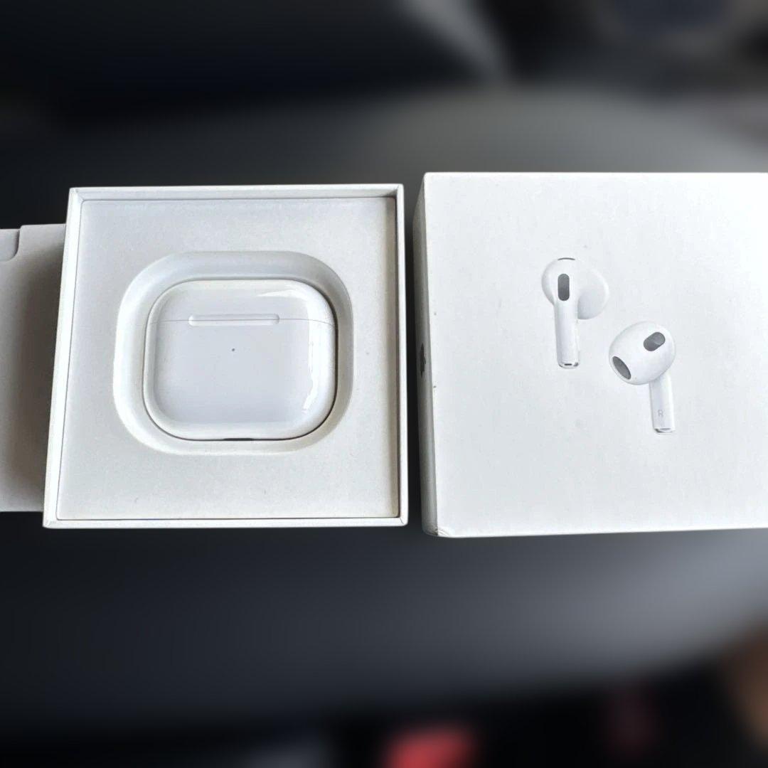 Apple AirPods3世代 箱付き ケース 両イヤホン完備