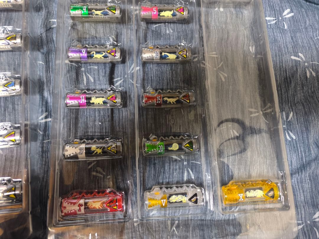 ギガガブリボルバー　MEMORIAL EDITION　獣電池セットdx