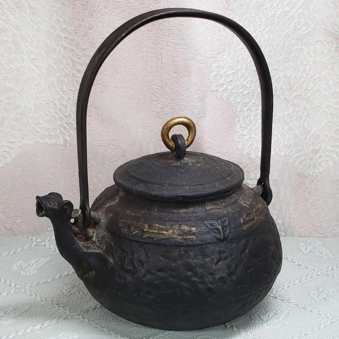 ◇『金寿堂 雨宮宗兵衛 金環摘蓋金銀象嵌饕餮紋獣口鉄瓶』 金壽堂◇