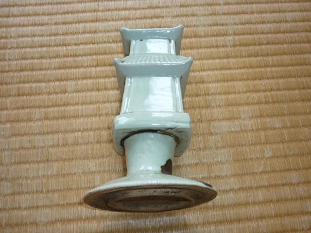 希少 中国 元代から明代（1368～1644）◆龍泉窯 仏塔・仏舎利塔 飛青磁