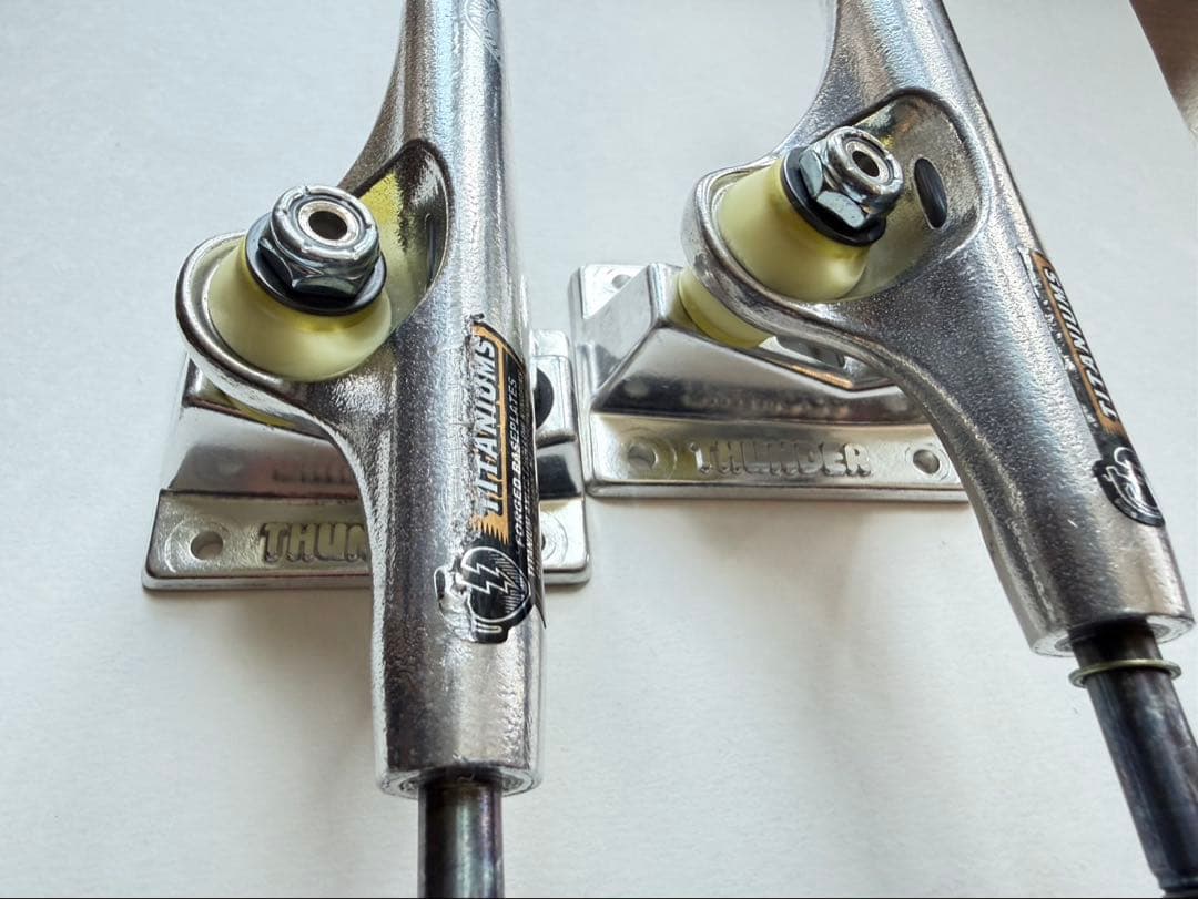 THUNDER チタニウムトラック147 HI