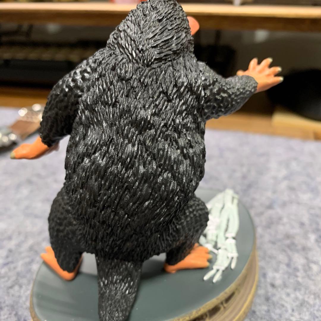 ほぼ新品]ファンタスティック・ビースト ニフラー タクナルトレイ