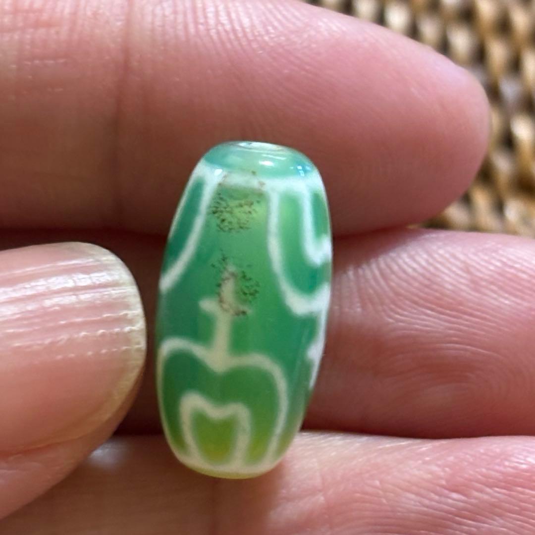 朱砂入り‪ෆ‪.*・゜緑玉髄 バイカラー宝瓶天珠(*´˘`*)