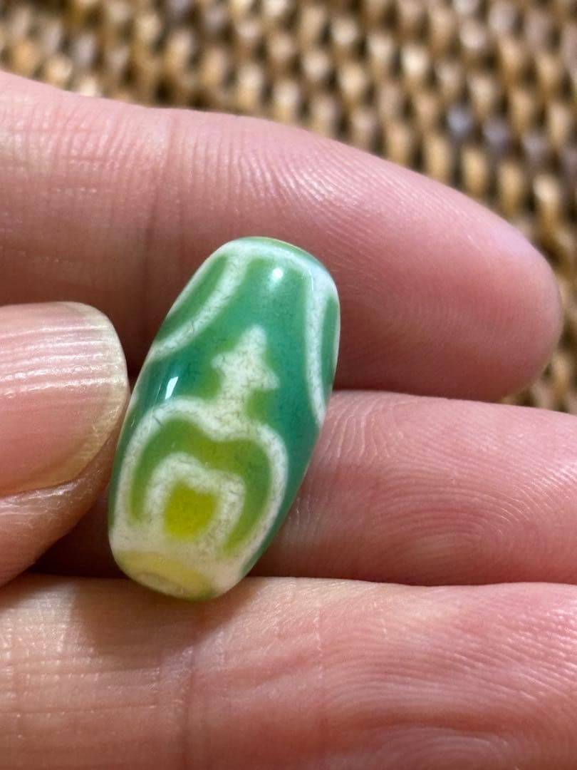 朱砂入り‪ෆ‪.*・゜緑玉髄 バイカラー宝瓶天珠(*´˘`*)