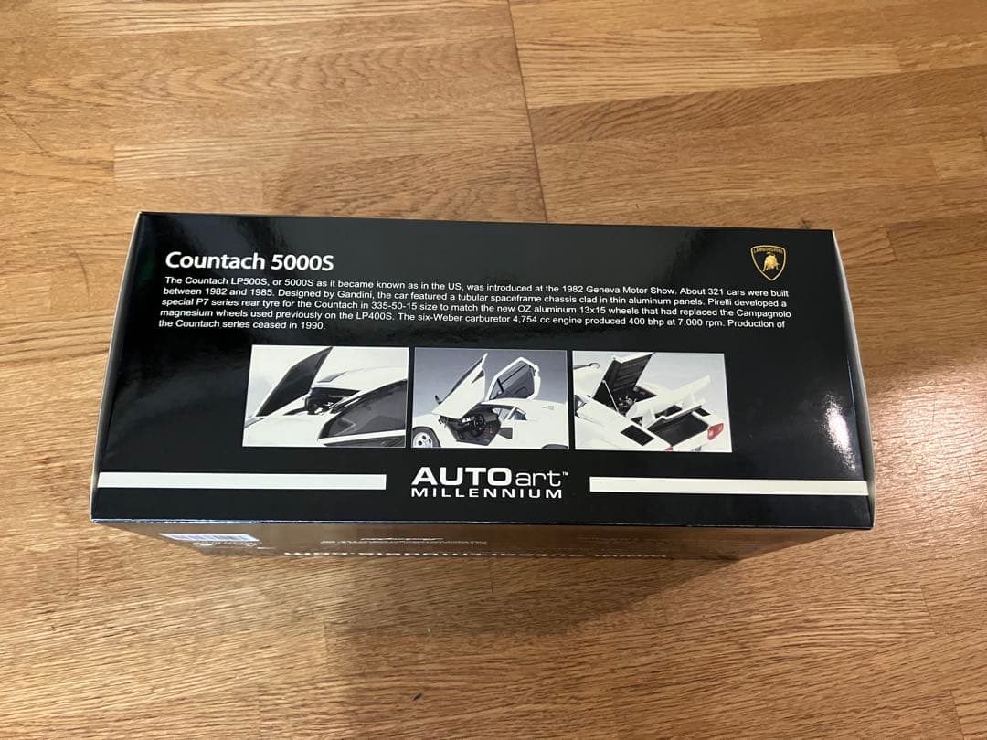 未開封 1/18 Lamborghini Countach 5000S ホワイト