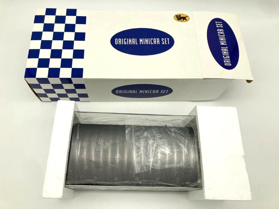 ヤマト運輸 ミニカー5台＆ディスプレイケース（非売品） 箱・説明書付き