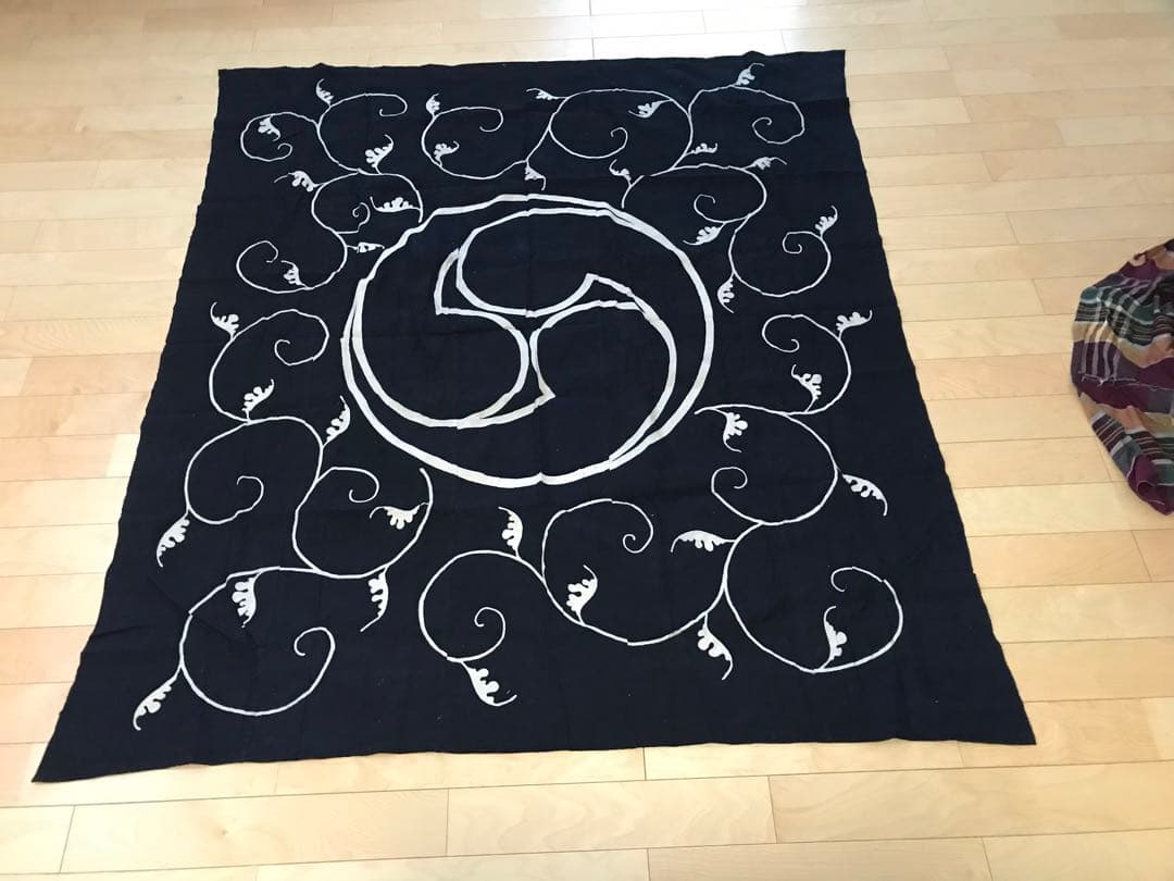 藍染古布　三つ巴　壁掛け　164×180　骨董 藍染古布 三つ巴 壁掛け 164×180 骨董