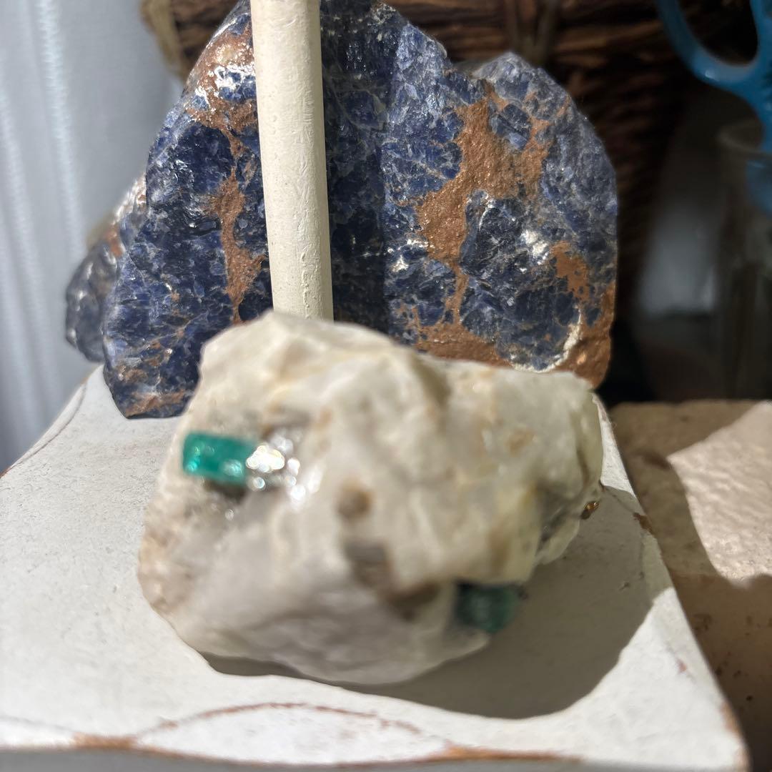 売り切りたいため値下げ　エメラルドの石