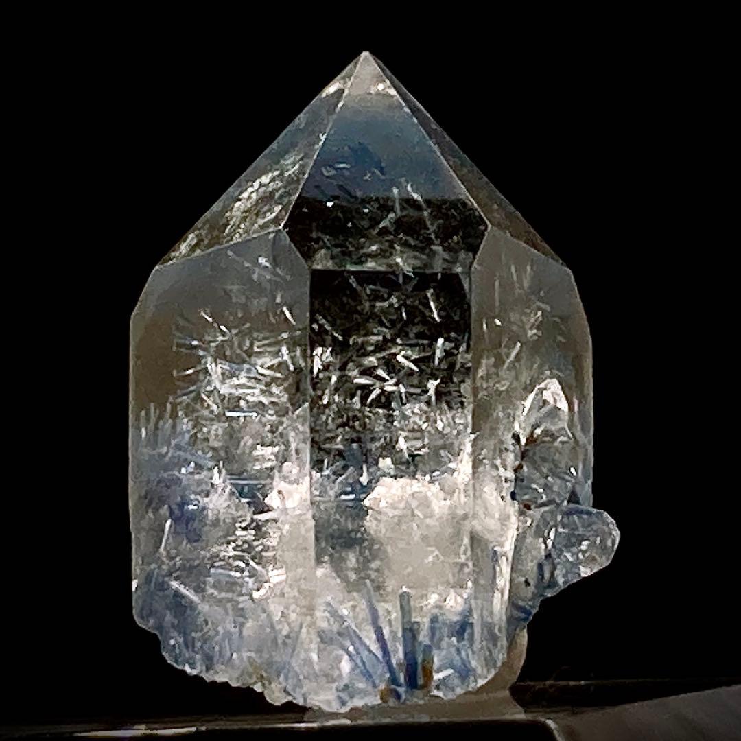 デュモルチェライトインクォーツ 原石 鉱物標本 天然石 水晶 297