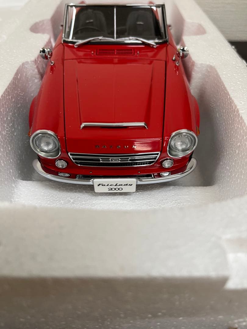 オートアート1/18 ダットサン フェアレディ2000 SR311 レッド