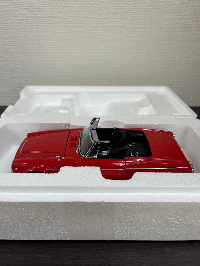 オートアート1/18 ダットサン フェアレディ2000 SR311 レッド