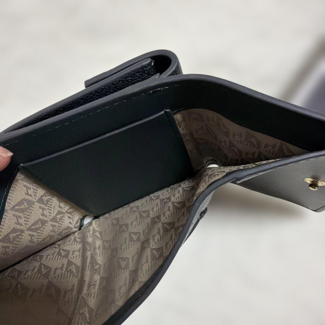 美品　ANYA HINDMARCH 蛇デザイン 三つ折り財布