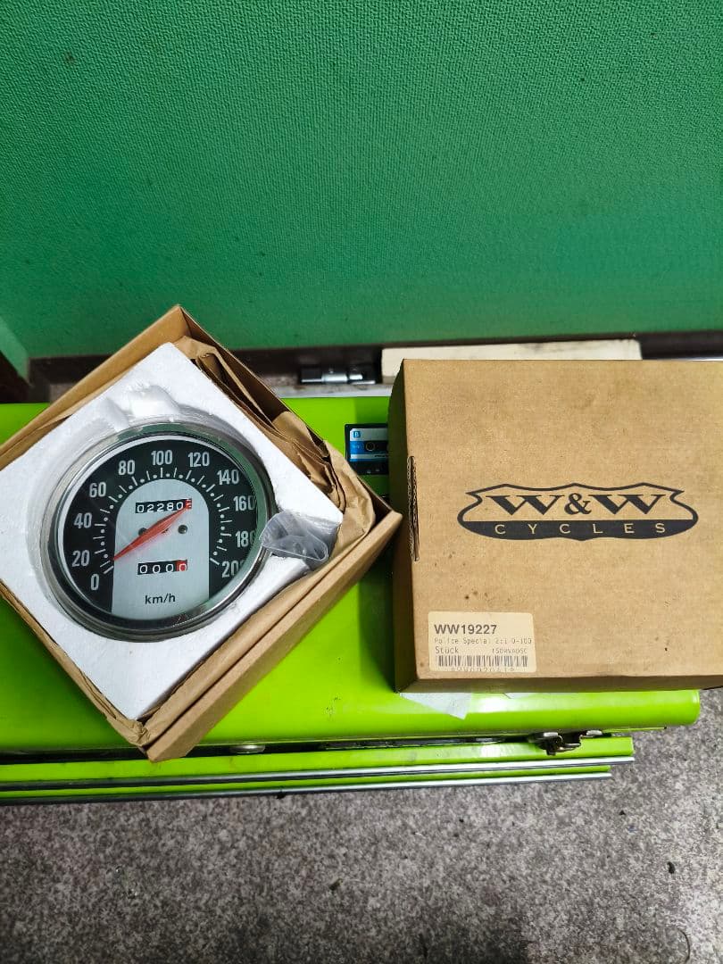 ショベルヘッド純正km表示スピードメーターオーバーホール済みエボ