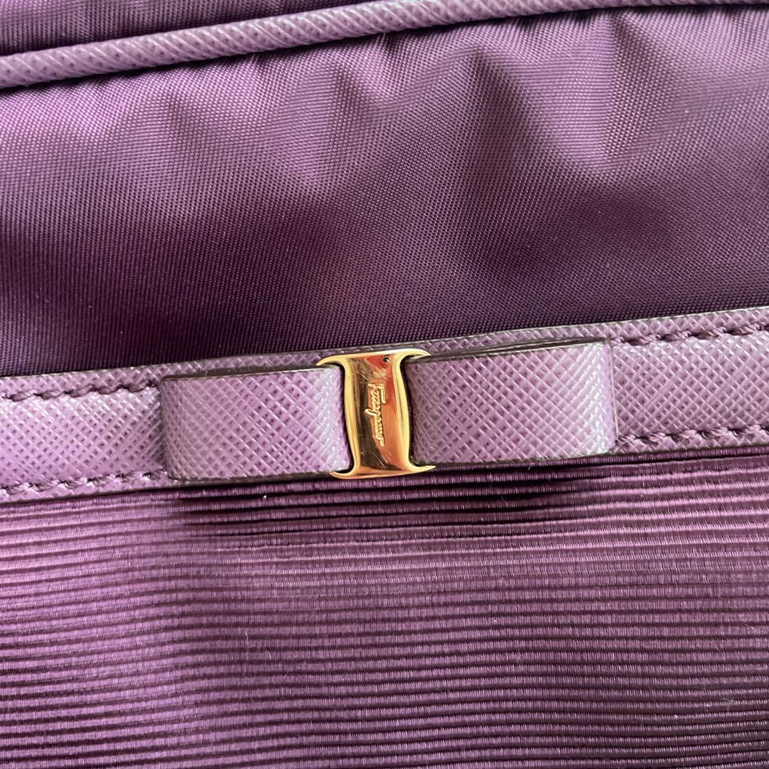 Salvatore Ferragamo ショルダーバッグ　フェラガモ