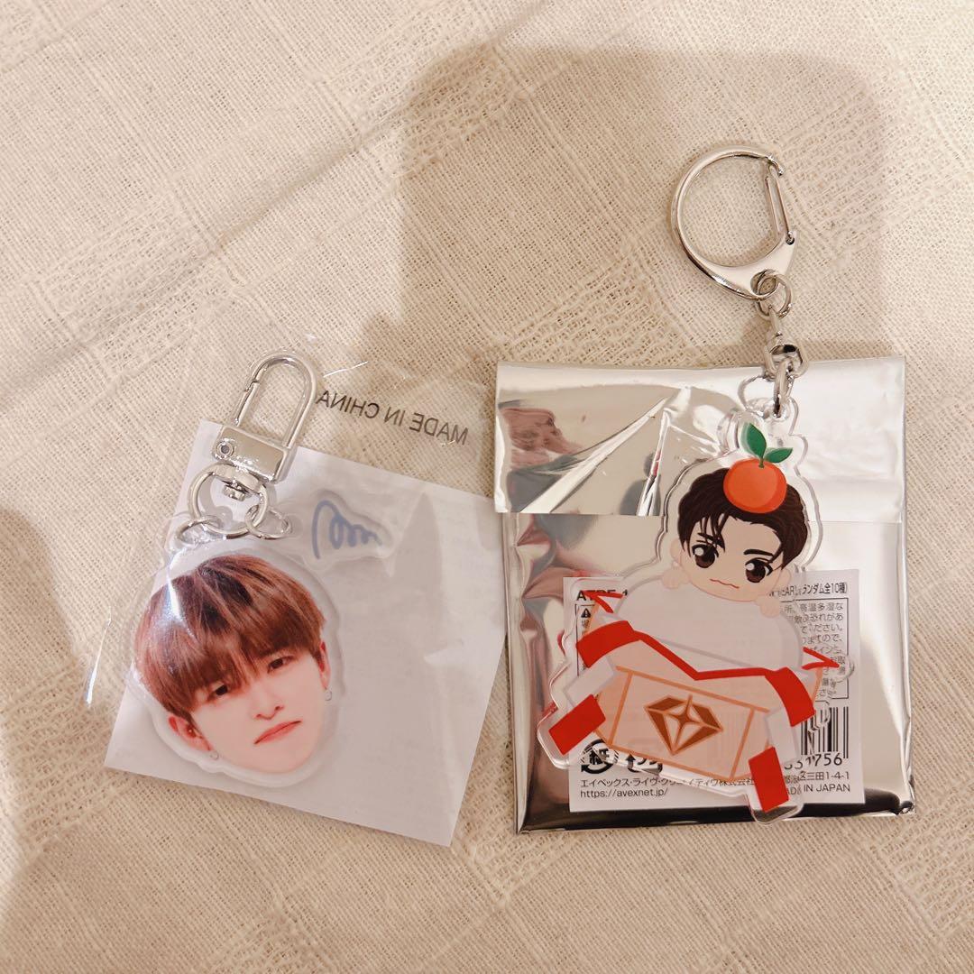 TREASURE アサヒ 顔アクキー - メルカリ